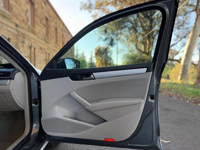 2013 Volkswagen Passat 2.5L SE