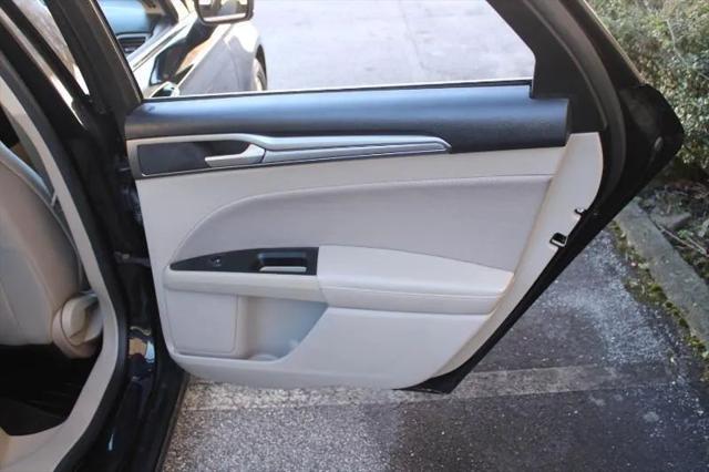 2020 Ford Fusion SE