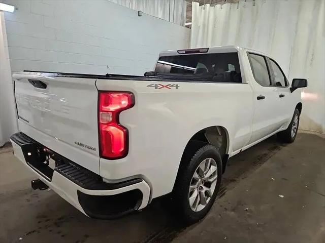2022 Chevrolet Silverado 1500 4WD Crew Cab Standard Bed Custom