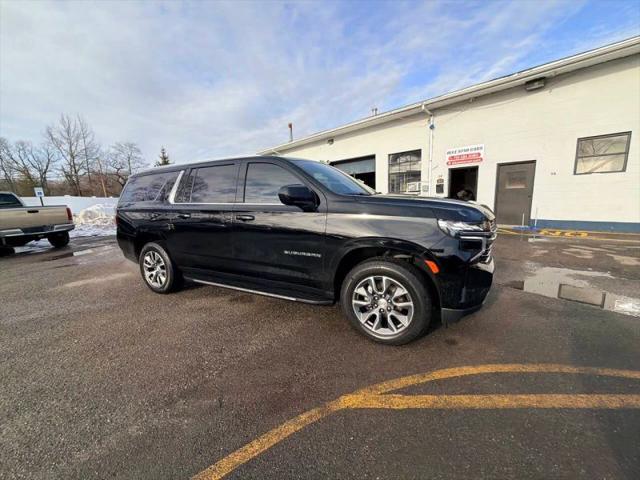 2022 Chevrolet Suburban 4WD LT