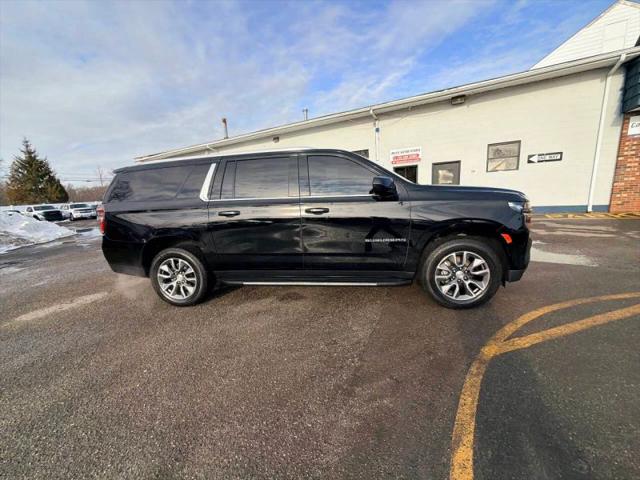 2022 Chevrolet Suburban 4WD LT