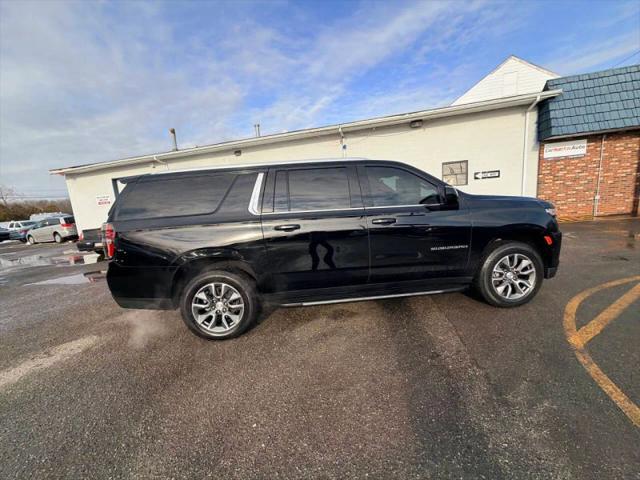 2022 Chevrolet Suburban 4WD LT