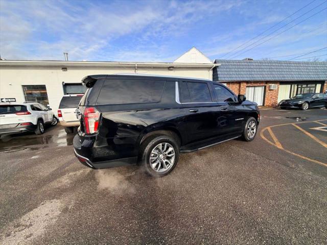 2022 Chevrolet Suburban 4WD LT