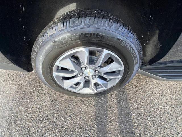 2022 Chevrolet Suburban 4WD LT