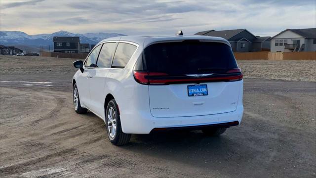 2026 Chrysler Pacifica Select AWD