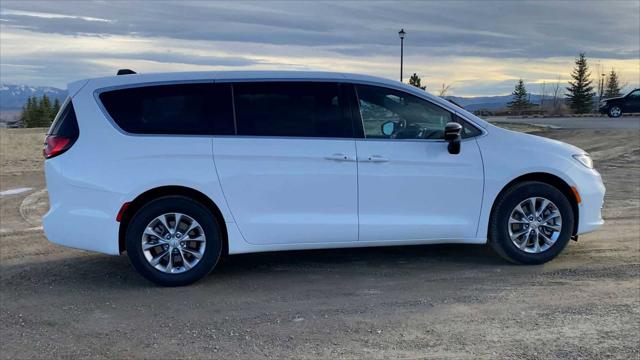 2026 Chrysler Pacifica Select AWD