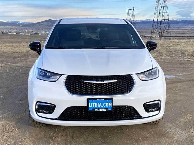 2026 Chrysler Pacifica Select AWD