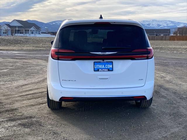 2026 Chrysler Pacifica Select AWD