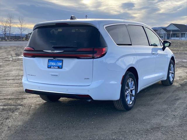 2026 Chrysler Pacifica Select AWD