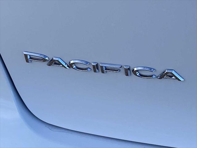 2026 Chrysler Pacifica Select AWD