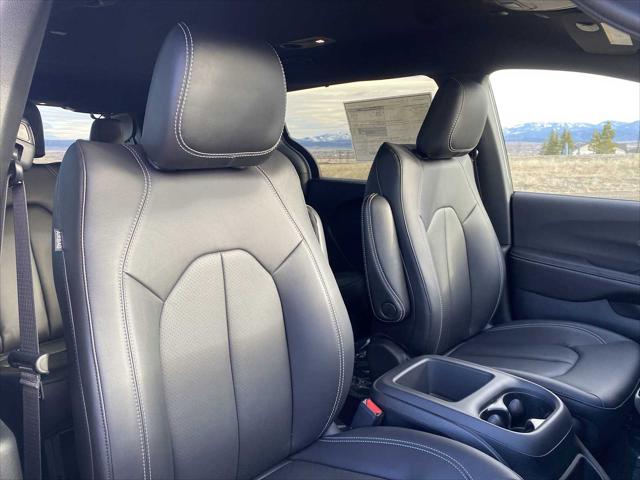 2026 Chrysler Pacifica Select AWD
