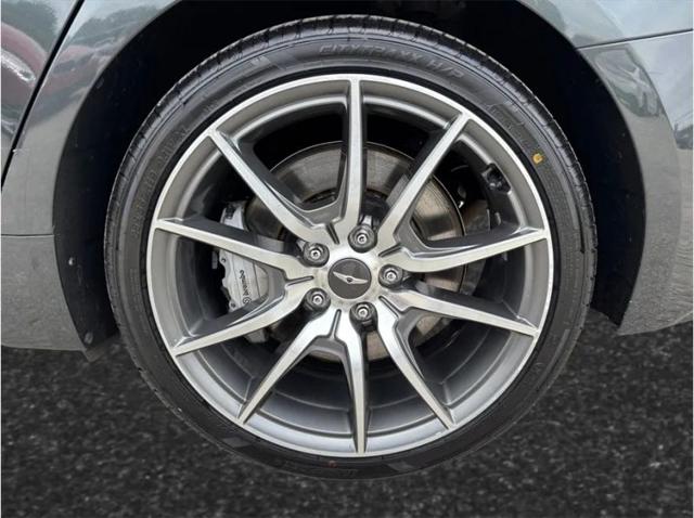 2019 Genesis G70 3.3T Design