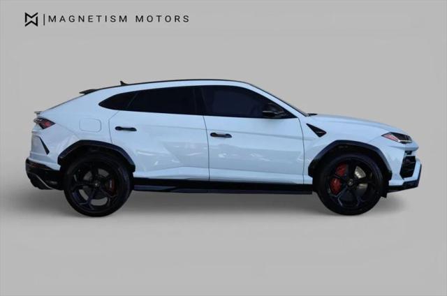 2019 Lamborghini Urus Base