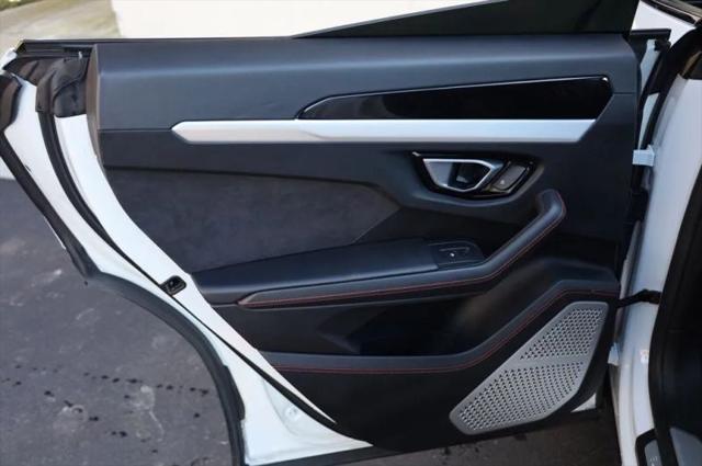 2019 Lamborghini Urus Base