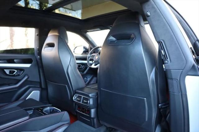 2019 Lamborghini Urus Base