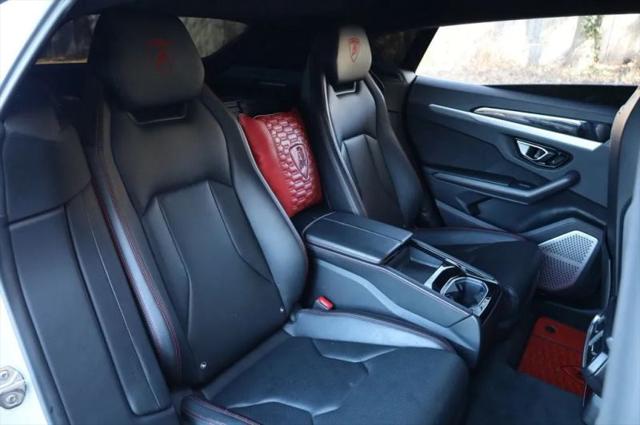 2019 Lamborghini Urus Base