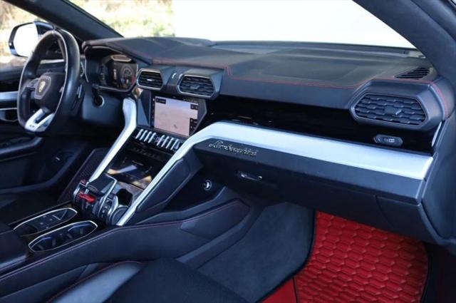 2019 Lamborghini Urus Base
