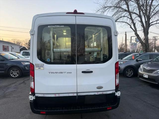 2015 Ford Transit Medium Roof w/Sliding Side Door w/RWB