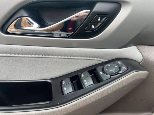 2020 Chevrolet Traverse AWD LT Cloth