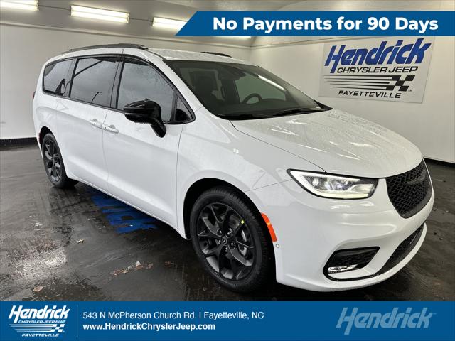 2026 Chrysler Pacifica Select for sale in Fayetteville, NC