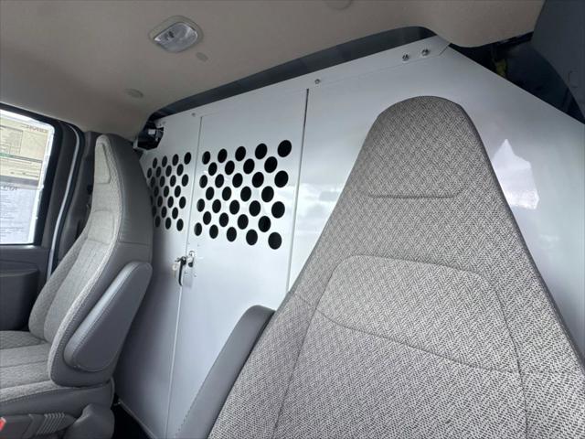 2025 GMC Savana Cargo RWD 2500 Regular Wheelbase Work Van