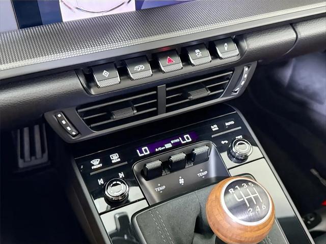 2025 Porsche 911 Carrera T