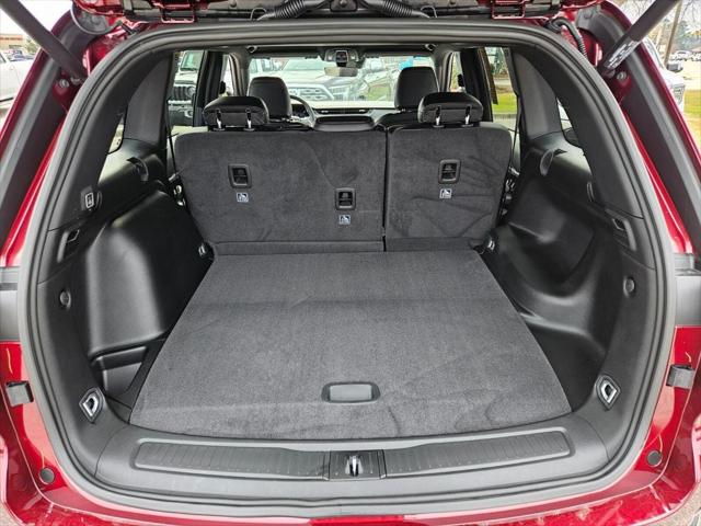 2026 Jeep Grand Cherokee Altitude 4x2