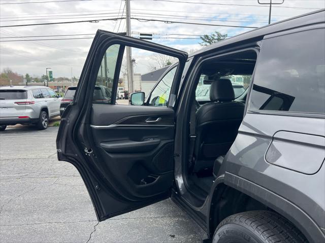 2026 Jeep Grand Cherokee Altitude 4x4
