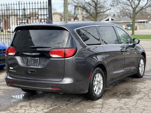 2023 Chrysler Voyager LX