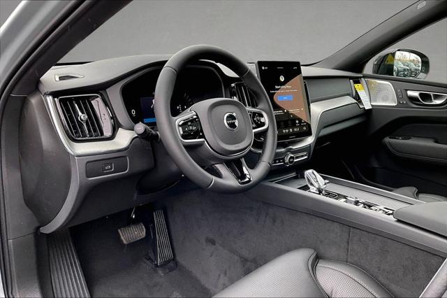 2026 Volvo XC60 B5 Ultra Black Edition