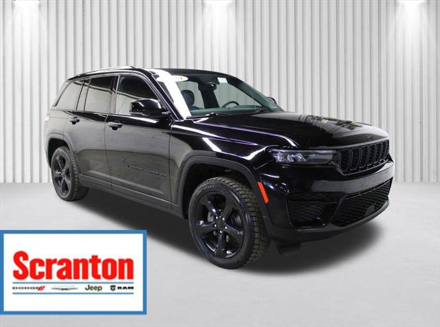2023 Jeep Grand Cherokee Altitude 4x4 2023 Jeep Grand Cherokee Altitude 4x4