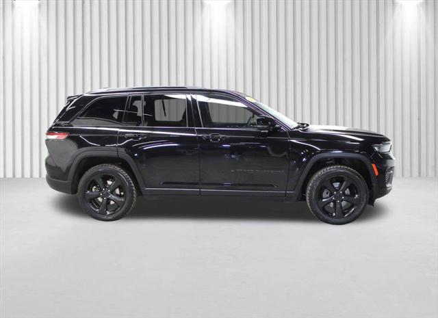 2023 Jeep Grand Cherokee Altitude 4x4 2023 Jeep Grand Cherokee Altitude 4x4
