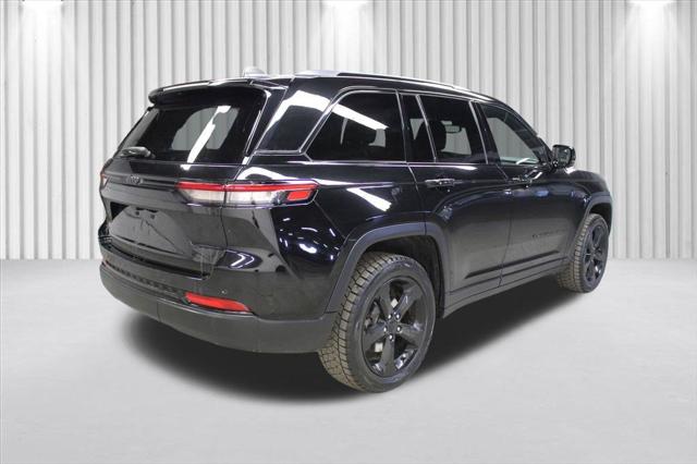 2023 Jeep Grand Cherokee Altitude 4x4 2023 Jeep Grand Cherokee Altitude 4x4