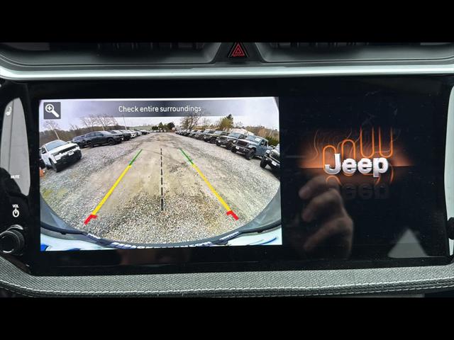 2026 Jeep Cherokee Laredo 4x4