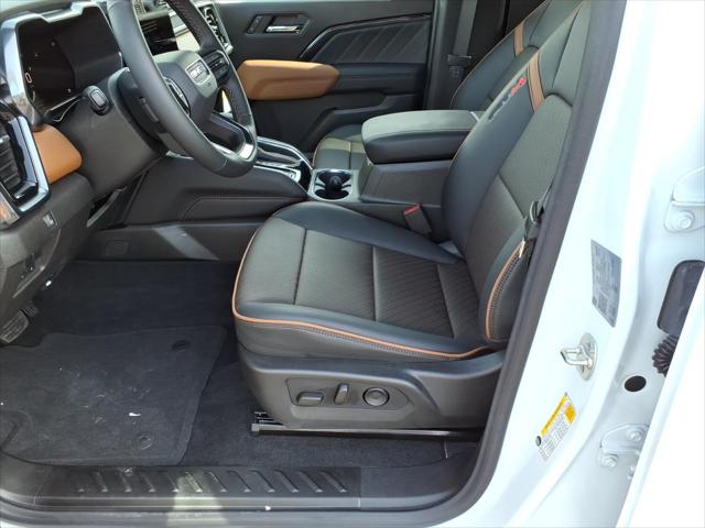 2025 GMC Canyon 4WD AT4