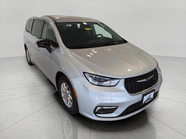2024 Chrysler Pacifica Touring L for sale in Kaukauna, WI