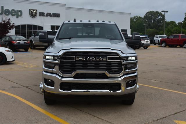 2026 RAM Ram 3500 RAM 3500 TRADESMAN CREW CAB 4X4 8 BOX