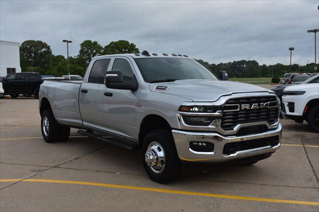 2026 RAM Ram 3500 RAM 3500 TRADESMAN CREW CAB 4X4 8 BOX