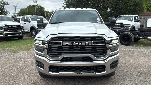 2026 RAM Ram 3500 Chassis Cab RAM 3500 TRADESMAN CREW CAB CHASSIS 4X4 60 CA