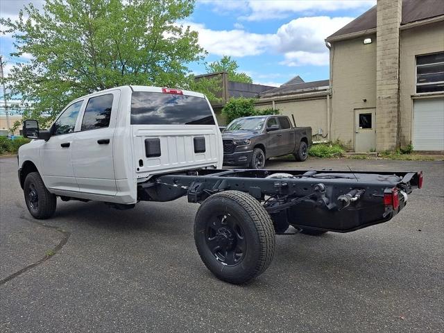 2026 RAM Ram 3500 Chassis Cab RAM 3500 TRADESMAN CREW CAB CHASSIS 4X4 60 CA 2026 RAM Ram 3500 Chassis Cab RAM 3500 TRADESMAN CREW CAB CHASSIS 4X4 60 CA
