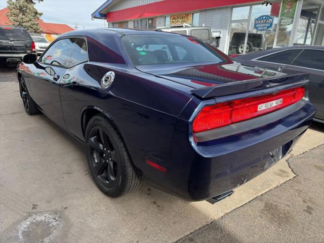 2013 Dodge Challenger SXT Plus