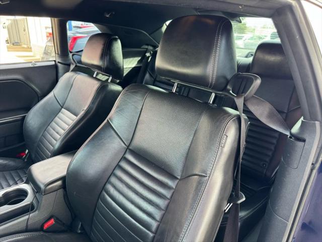 2013 Dodge Challenger SXT Plus