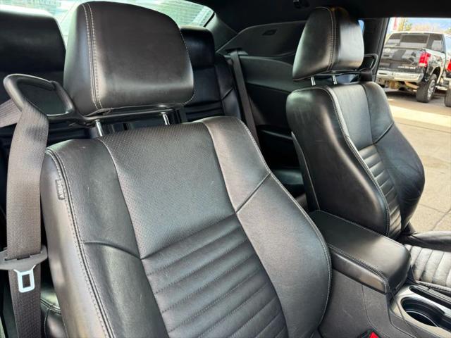 2013 Dodge Challenger SXT Plus