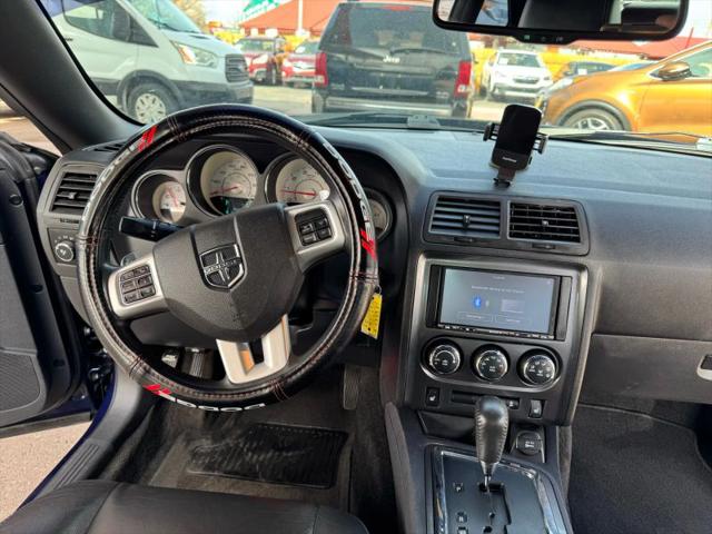2013 Dodge Challenger SXT Plus