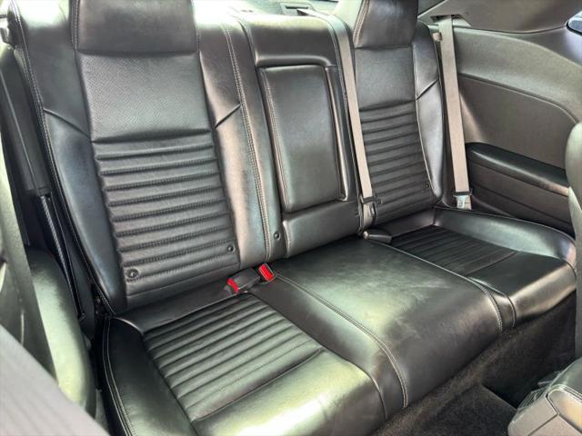2013 Dodge Challenger SXT Plus