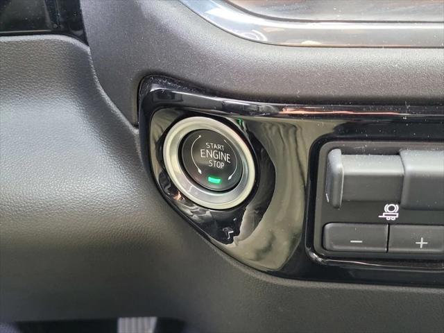 2025 GMC Sierra 1500 4WD Crew Cab Short Box SLT