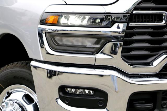 2026 RAM Ram 3500 RAM 3500 TRADESMAN CREW CAB 4X4 8 BOX