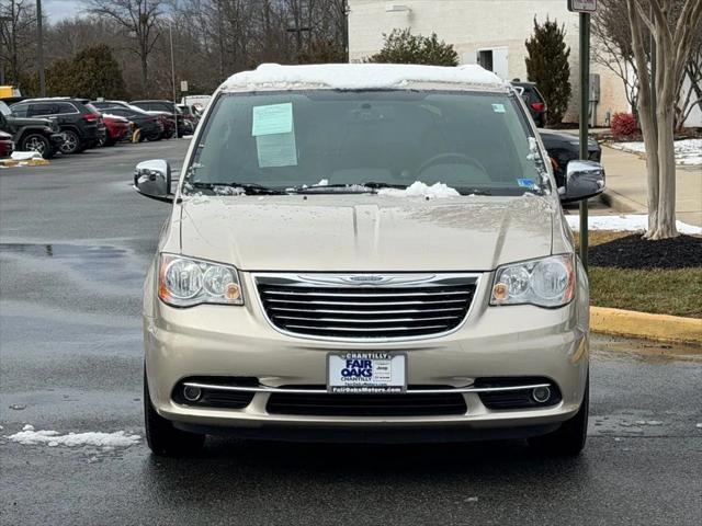 2015 Chrysler Town and Country Touring-L