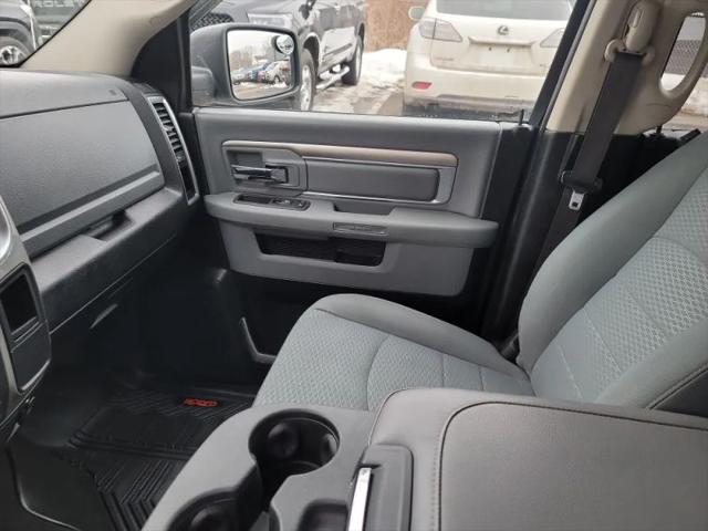 2019 Ram 1500 Classic SLT Crew Cab 4x4 6'4" Box