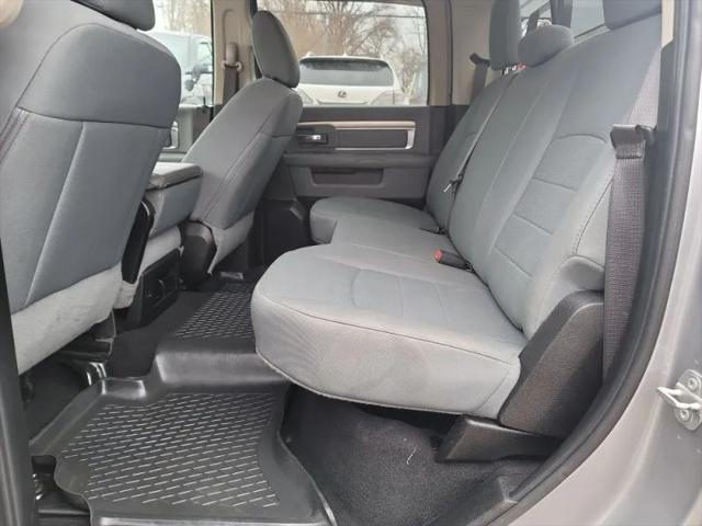 2019 Ram 1500 Classic SLT Crew Cab 4x4 6'4" Box